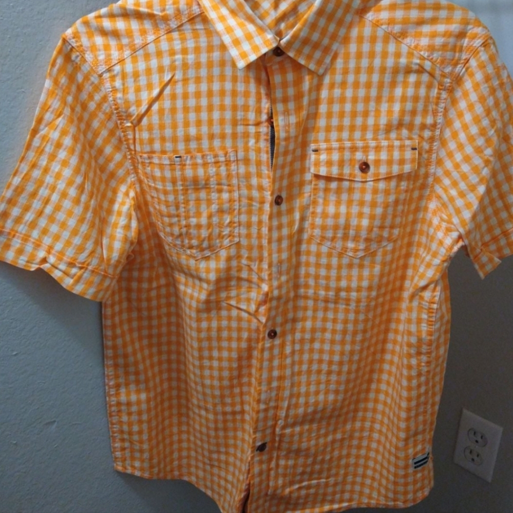 Short sleeve shirt